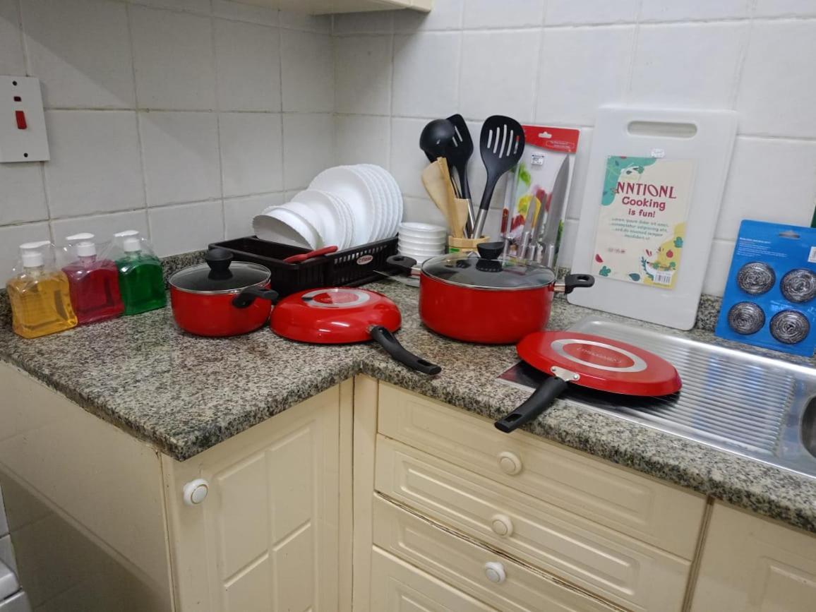 Holiday Home 2 Bedrooms Apartment For Family Only Sharjah Exterior foto